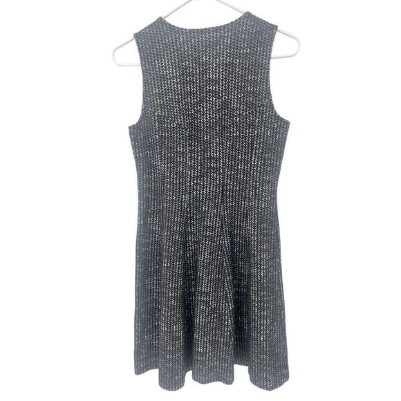 Ann Taylor - Picture 3 of 9